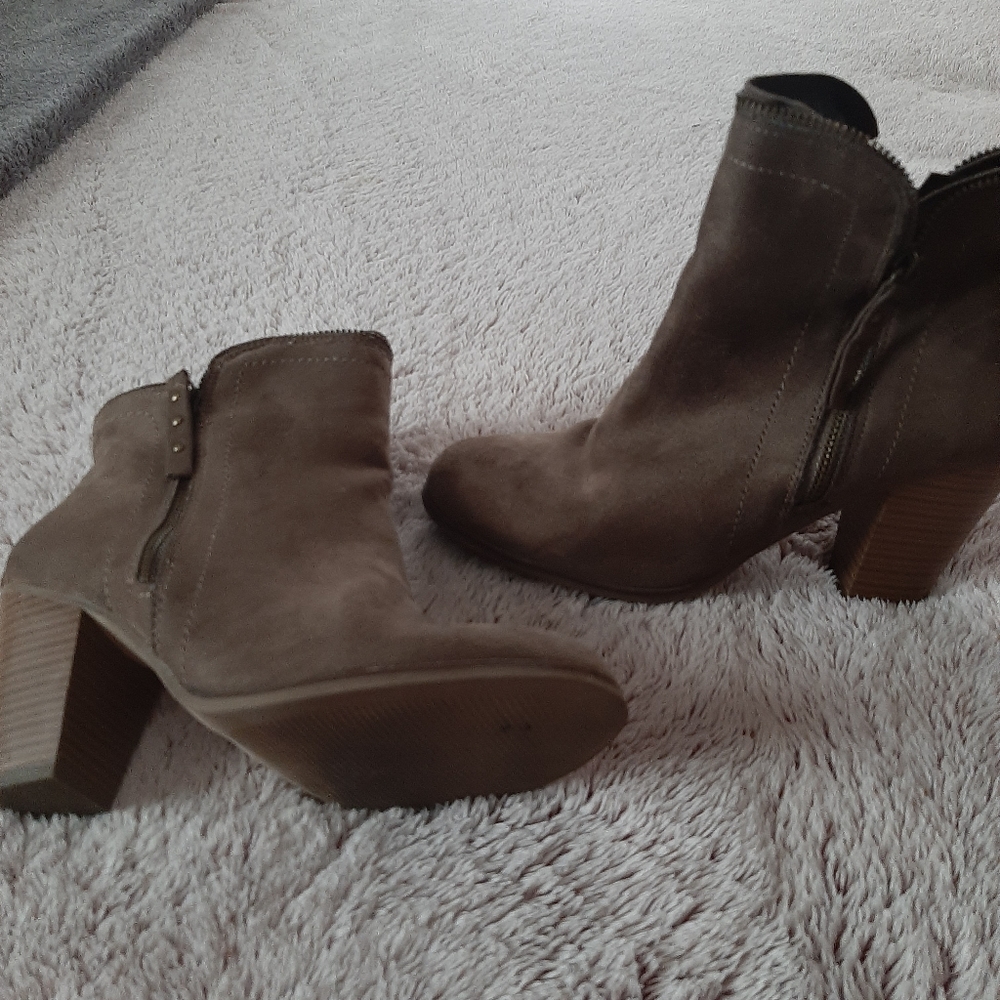Dolce Mojo Moxy  Booties